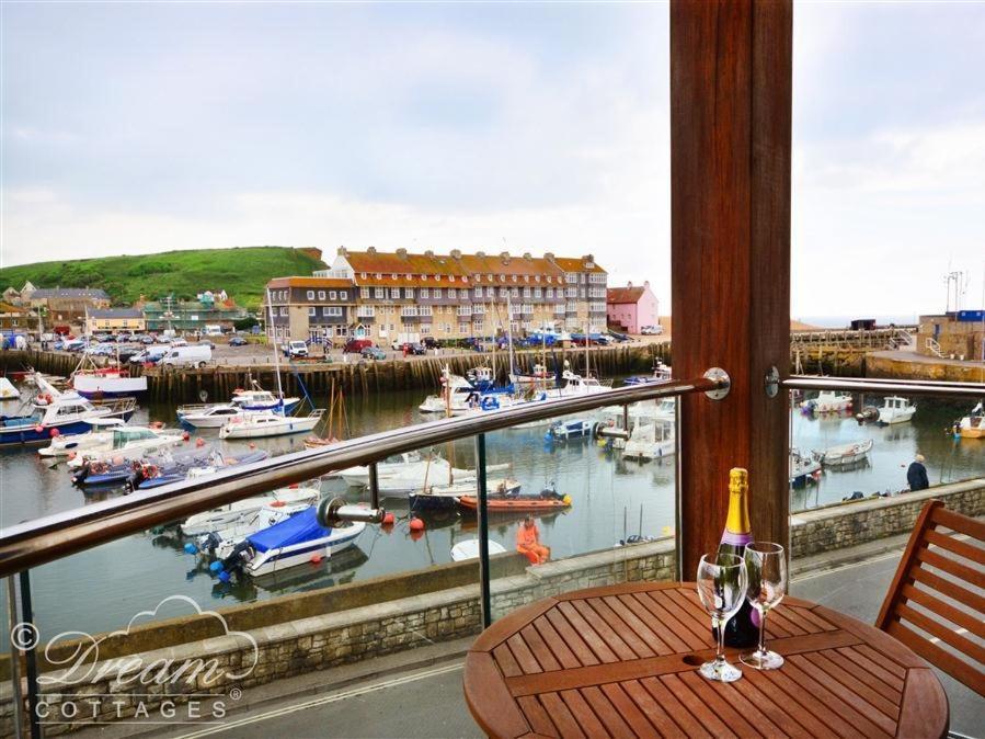 The Boardwalk Villa West Bay Exterior photo