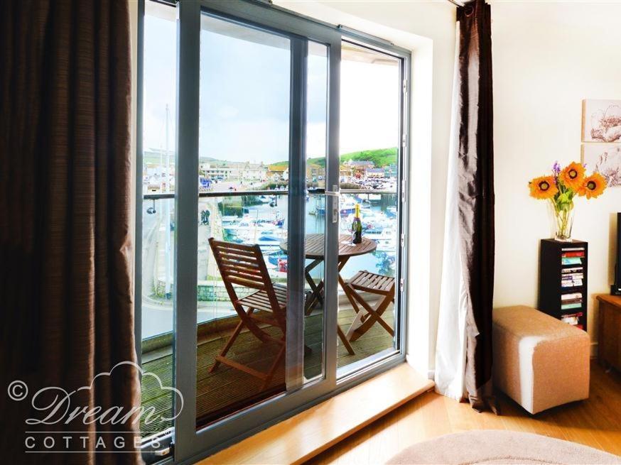 The Boardwalk Villa West Bay Exterior photo